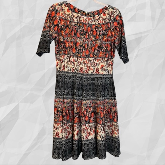 Julian Taylor Dresses & Skirts - EUC Julian Taylor Fit & Flare half-sleeve Dress - Size 4 - coral/black/white